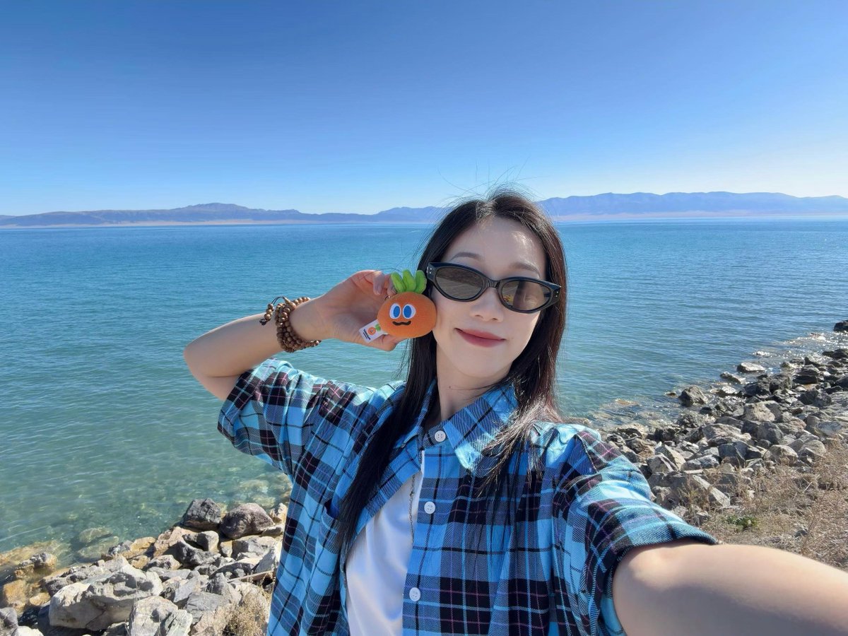 B_OBBB's tweet photo. 他人妻～赛里木湖有偶遇吗？ https://t.co/iOdpudBCMx