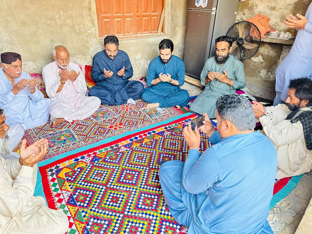 AsgharAliS786's tweet photo. #Hyderabad
#PPPP Young Leader Mr @bilalshoro376 sb Offared Condolence with Uris Chang on Sad Demise of his Sister at Village Noor Khan Chang UC 145 HMC Hyderabad
@BBhuttoZardari @jamkhanshoro @KashifShoroPPP @JamKhanShoroPPP https://t.co/ekhO5ij4Cb