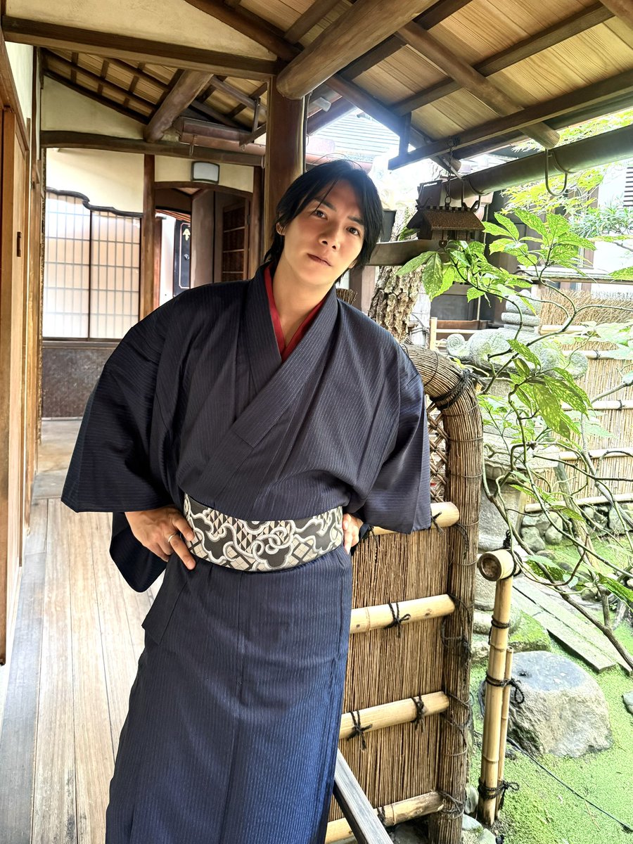 joeANDdream's tweet photo. 本日9月17日、35歳になりました！

ファンの方からいただいた着物を着てちょっぴり大人になりました笑
でも心はこれからもアホな子供のままで。

35歳も好奇心の赴くままにおもろそうと思ったことにはどんどん飛び込んでいっぱい挑戦していっぱい失敗して最高におもろい一年にしたいと思います。

そして今日も人生がめちゃくちゃ幸せです。
それはいつも支えてくれてる身の回りのみんな、仲良くしてくれてる仲間、そしていつも応援してくれてるみんなのおかげやで。
ほんまにいつもありがとう。
みんな最高やで！！！