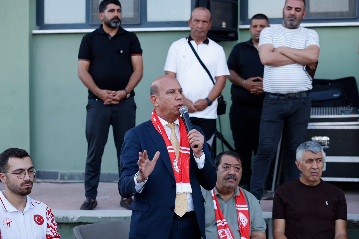 askfgaziantep's tweet photo. Gaziantep’te Amatör Spor Buluşması

Gaziantep amatör spor camiamızın tüm renklerini aynı çatı altında buluşturan Amatör Spor Buluşmamızı geniş bir katılımla gerçekleştirdik. @taskk_1980  @oalperk https://t.co/GXVzuu8zWW