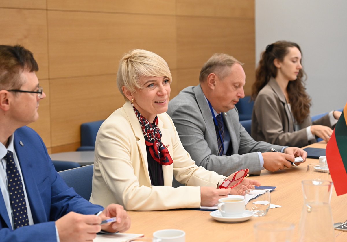 polskapomoc's tweet photo. 🇵🇱🇱🇹 W Wilnie odbyły się polsko-litewskie konsultacje, na szczeblu dyrektorów departamentów, nt. współpracy rozwojowej. Rozmowy dotyczyły https://t.co/MmdAkw1qpZ. wsparcia dla Ukrainy oraz przygotowań Litwy do przewodnictwa w Radzie UE w 2027 r. #PolishAid https://t.co/sZA0OqCgtc