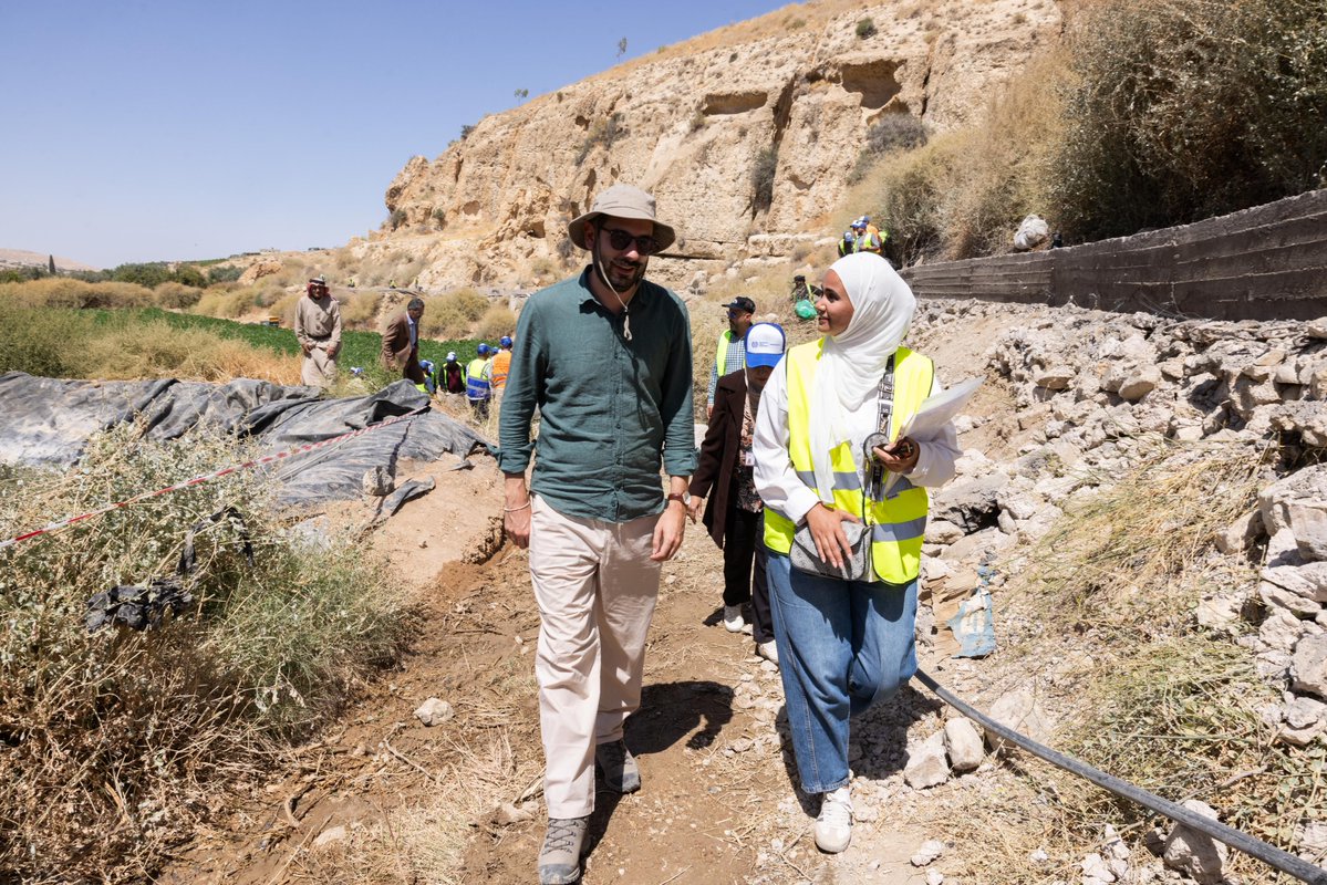 IloProspects's tweet photo. @iloarabstates @dutchmf @NLinJordan What will the intervention achieve?
✅215 workers employed
✅13,380 workdays generated
✅70% Jordanians and 30% Syrians
✅At least 30% women and 5% persons with disabilities
✅3,193 metres of irrigation canals
✅800m³ of gabions https://t.co/GkrfeaWpTf