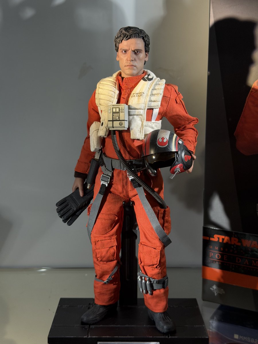 6thscale_KaWu's tweet photo. Some pics of the final product of Hot Toys Star Wars: The Force Awakens - Poe Dameron

Part 1

#PoeDameron #StarWars #TheForceAwakens #HotToysCollectibles https://t.co/daXgSjiPt2