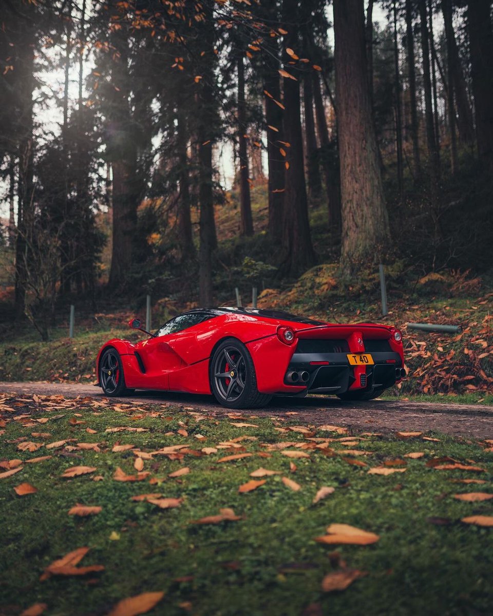 Elitecargasm's tweet photo. Ferrari LaFerrari. 🔥

6.3L naturally aspirated V12.
800 hp.
0–100 km/h in under 3 seconds.
350 km/h top speed.

The final Ferrari hypercar of the analog era.

Would you take this over the F80? 👀 https://t.co/JWtIGYgmZ2