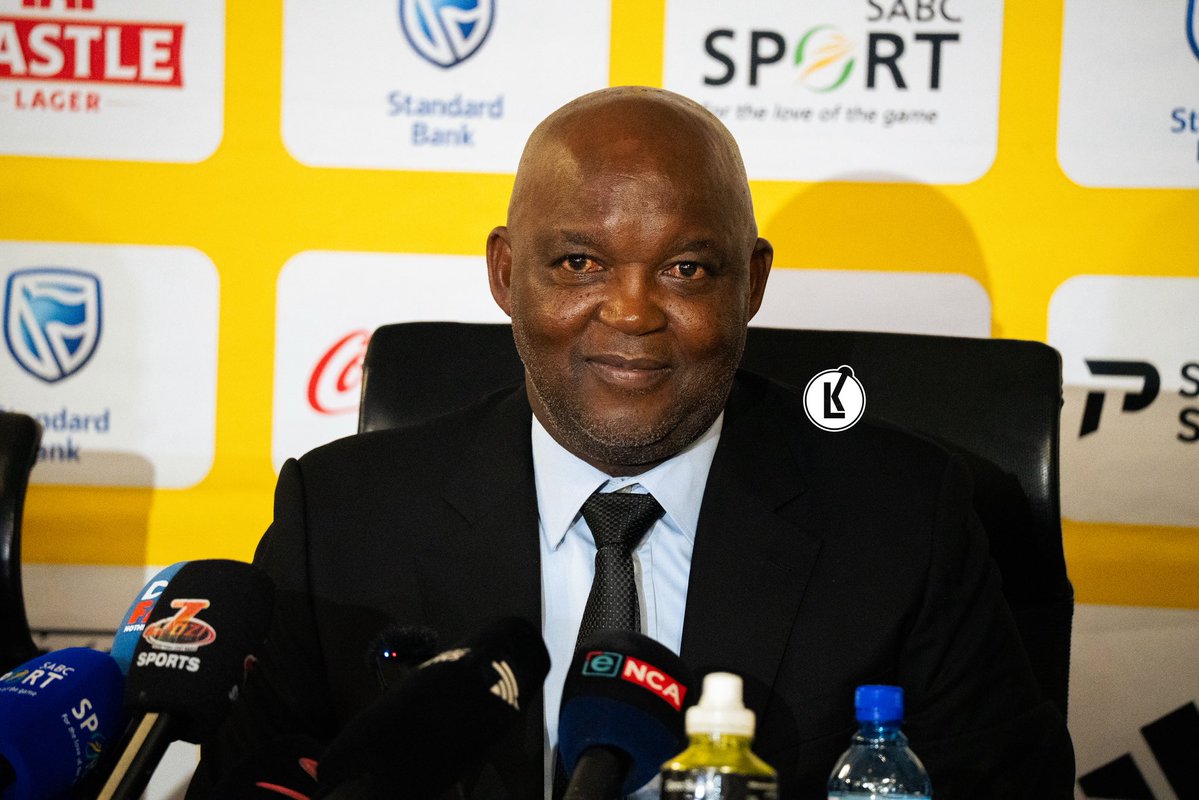Lorenz_KO's tweet photo. Bafana Bafana head coach Dr. Pitso Mosimane has named his final 30-man squad to face Guinea, Eritrea and Egypt:

🧤 𝐆𝐨𝐚𝐥𝐤𝐞𝐞𝐩𝐞𝐫𝐬:

Williams, Chaine, Goss

⛔️ 𝐃𝐞𝐟𝐞𝐧𝐝𝐞𝐫𝐬:

Sebelebele, Morena, Matuludi, Okon, Seema, Sibisi, Makhanya, Ndamane,
Basadien, Modiba, Kabini

🪄 𝐌𝐢𝐝𝐟𝐢𝐞𝐥𝐝𝐞𝐫𝐬:

Mokoena, Maboe, Sithole, Aubaas, Poggenpoel

⚽️ 𝐅𝐨𝐫𝐰𝐚𝐫𝐝𝐬:

Rayners, Mbuthuma, Mailula, Appollis, Dithejane, Matthews, Mofokeng, Zwane, Singh, Maseko, Campbell

#AFCONQ2027 | @10bet_ZA