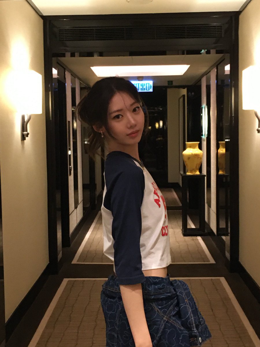 2dain_b's tweet photo. APPE BEHIND💗

#RORA #로라 #ローラ #李茶仁
#BABYMONSTER #베이비몬스터 https://t.co/7wCMm3hU9O