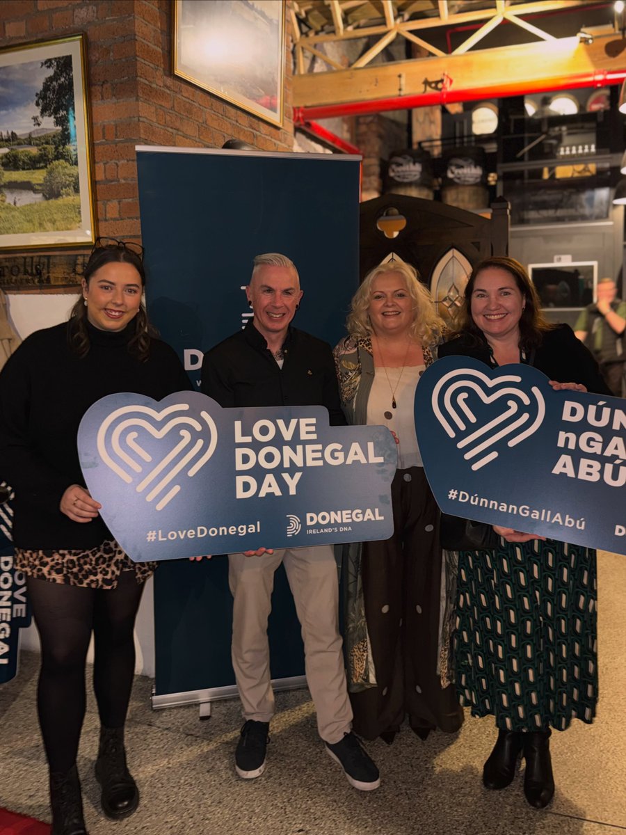 Donegal_Airport's tweet photo. Oíche álainn aréir! 💚
A great night at Crolly Distillery for the launch of #LoveDonegal! Great craic, great company and a brilliant celebration of all things Donegal. 💚
#LoveDonegal #DúnnaNGallAbú #DonegalAirport #CrollyDistillery https://t.co/pmameqaM95