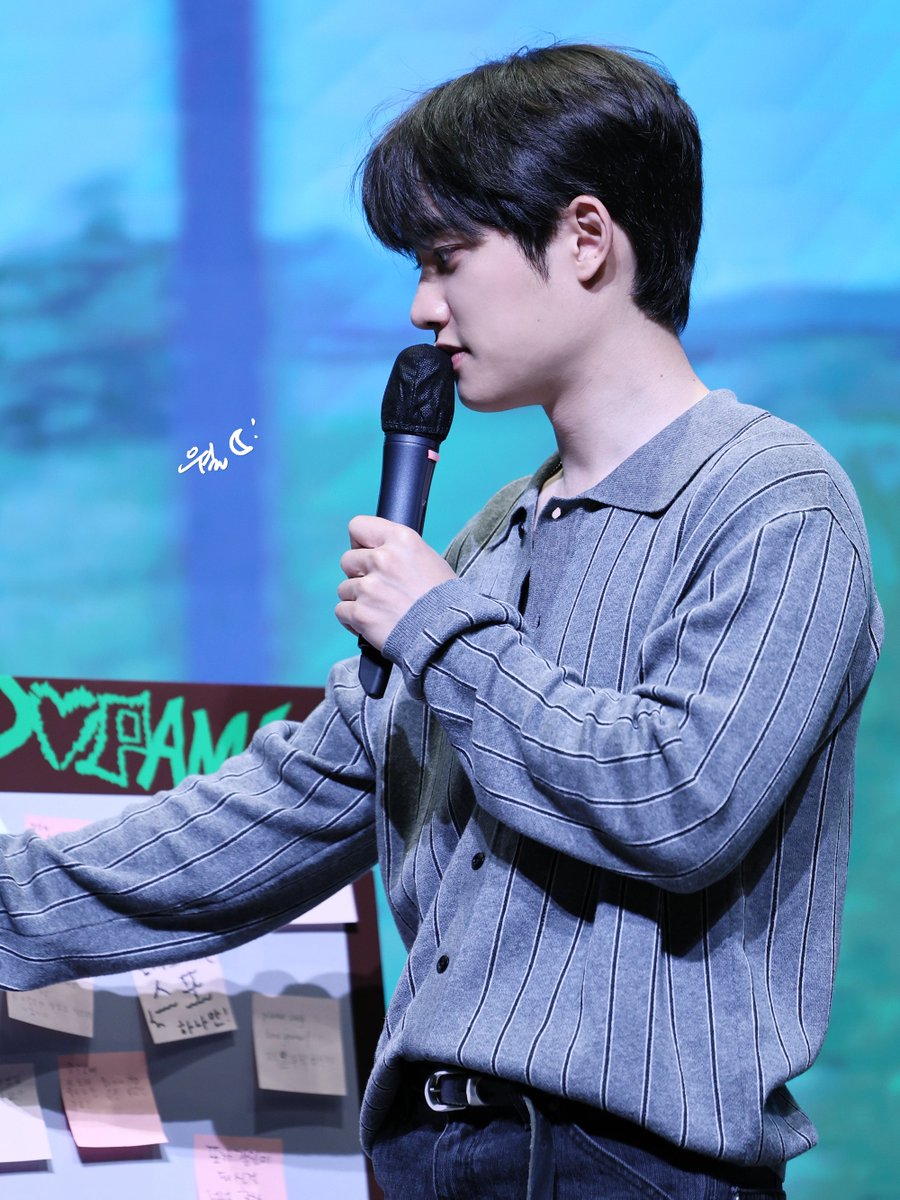 dal0808's tweet photo. 260911 make star 팬사인회
옆모습도 이뻐..
#도경수 #엑소  #exo #dohkyungsoo #都暻秀 https://t.co/SgybuHrr4s