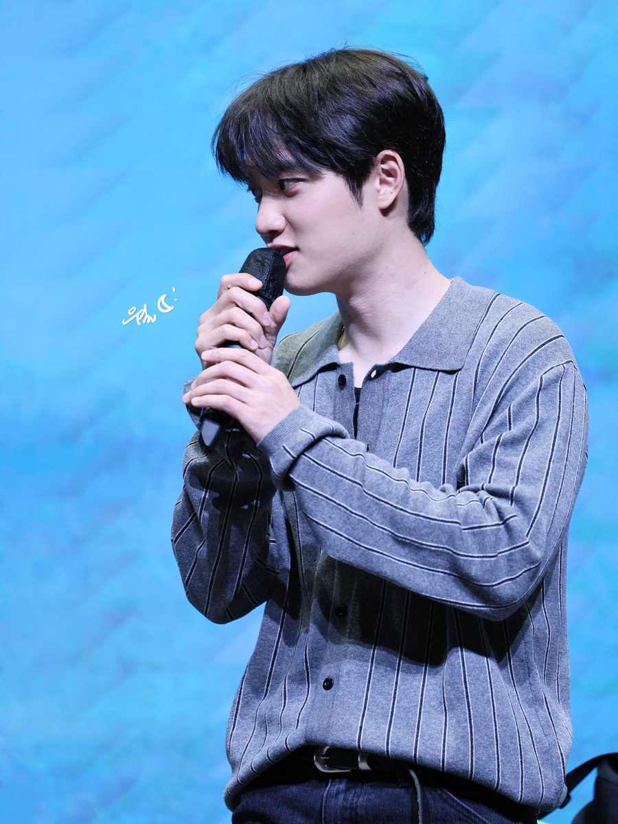 dal0808's tweet photo. 260911 make star 팬사인회
옆모습도 이뻐..
#도경수 #엑소  #exo #dohkyungsoo #都暻秀 https://t.co/SgybuHrr4s