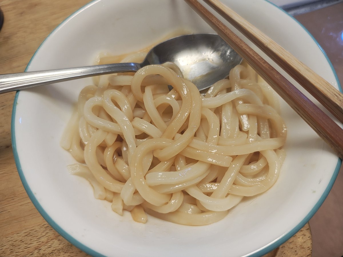 TN56TJ's tweet photo. 普段料理なんてしないんですけどバターしょうゆうどんを精製しました https://t.co/aUyZd2zsgL