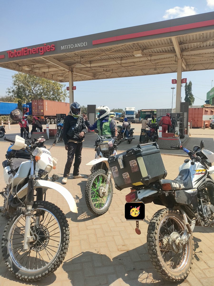 Charllychapleen's tweet photo. KENYAN SIGN POSTS ON A TWO STROKE BIKE 🛵

MTITO ANDEI 📌 https://t.co/fBCAAXJ69S