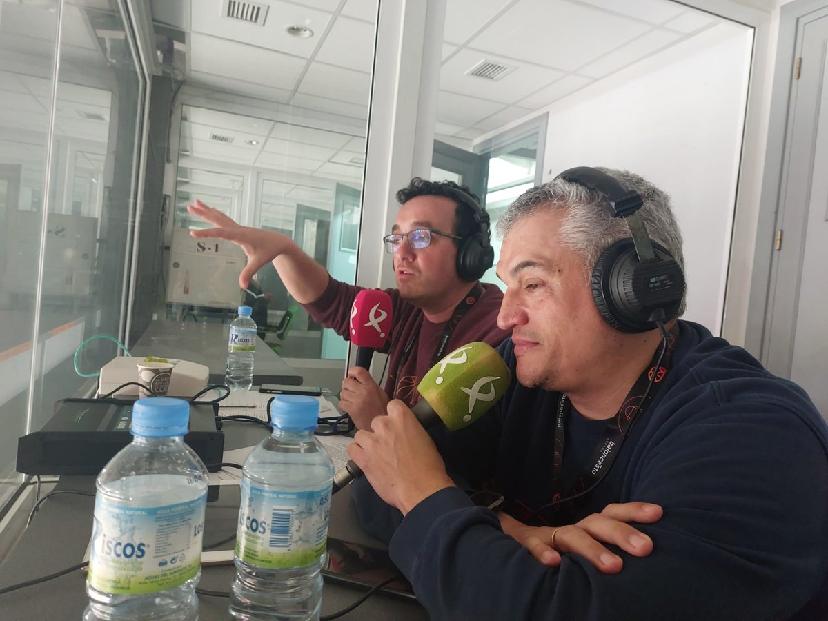 MarioMadejon's tweet photo. 20 años de mi inicio en Radio y posterior TV @cextremadura @deportesCEX @enjuegoCEX  vivencias y experiencias vividas. Gracias a todos. @FGallego__ @jm_maldo @LeticiaAntunez @alexcarpallo @AMorillo17 @josepachecogar1 @Ivan_H_Bermejo @Rodrigomoran100 @JAReinaGonzalez @fernandosb9 https://t.co/I7ZpKlcBS9