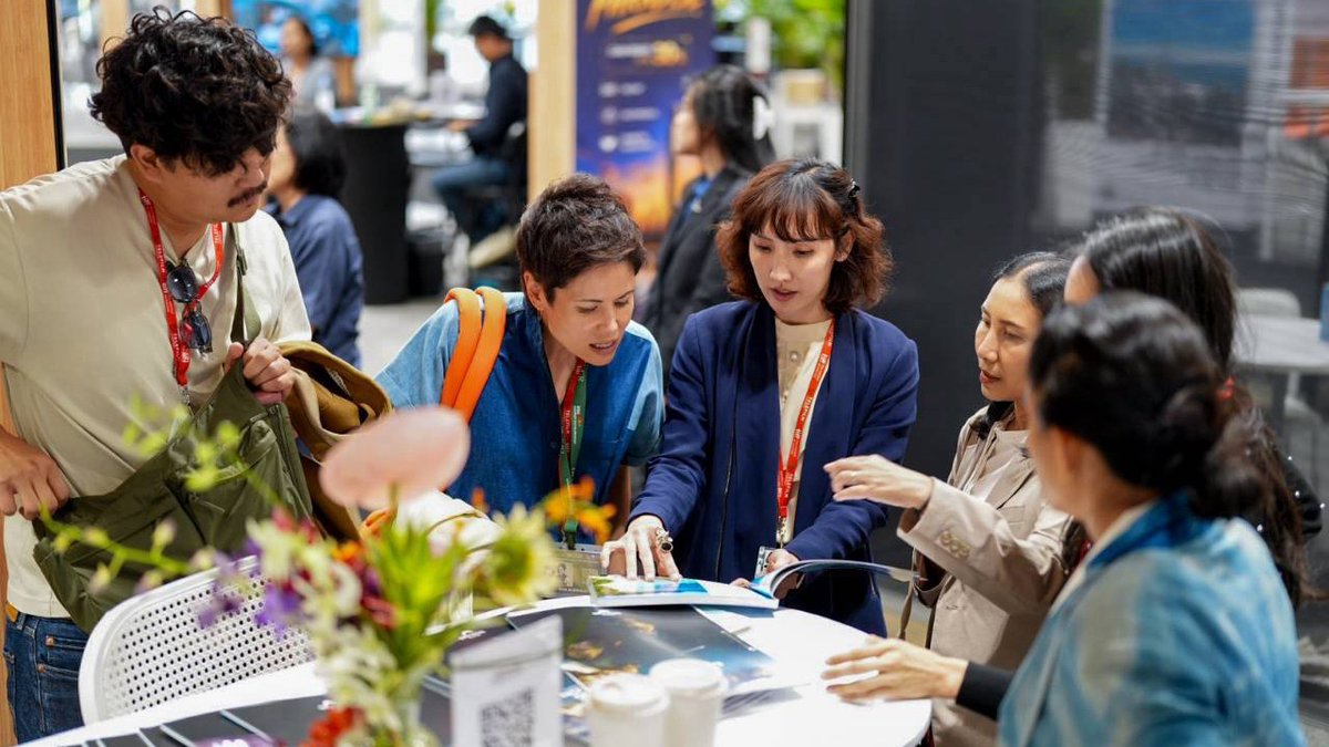 Tatnews_Org's tweet photo. 🎬 🇹🇭 Thailand steps into the spotlight at TIFF 2026, showcasing its filming potential and film-tourism appeal.

Discover more.

👉 PRESS RELEASE: https://t.co/bDxcuOiQK4

#Thailand #TATNews #ThaiTravelNews #TIFF2026 #FilmTourism https://t.co/0XtX63jcHh