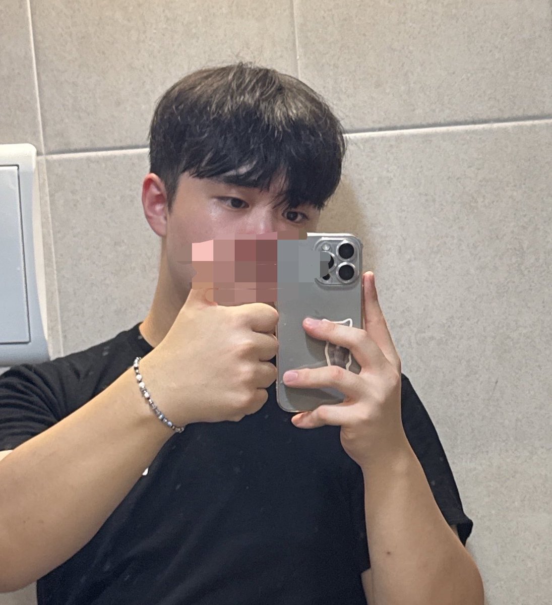 handy_5_'s tweet photo. #ㄱㅊㅅ #ㅌㅊㅅ

건실하게 살겟습니다. 00년생이고 낯가림 좀 심합니다
감사합니다. https://t.co/bMuba2fnBm