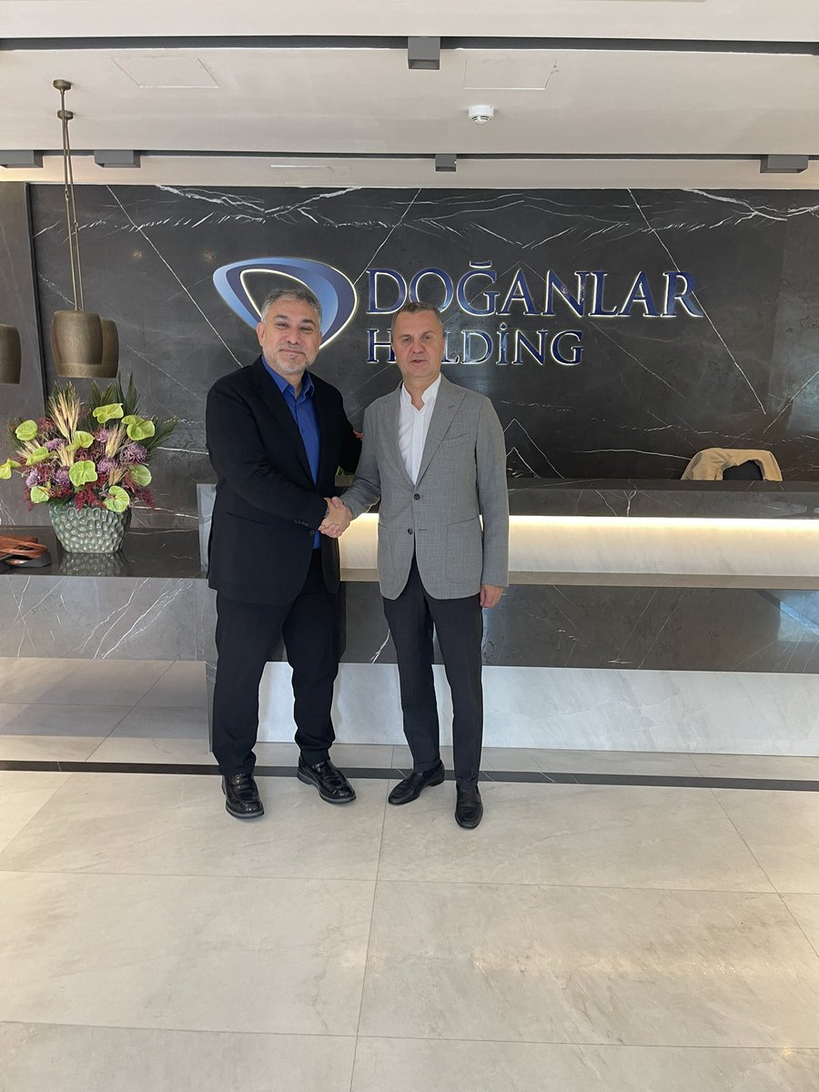 BulentSenEnerji's tweet photo. Doğan Holding  Başkan Vekili Sayın Murat Doğan   beyi  ofisinde ziyaret ederek enerji sektörümüzün bugününü ve geleceğine yönelik oldukça verimli bir istişare toplantısını gerçekleştirdik. Nazik ev sahipliği ile yaklaşan İstanbul Ticaret odası seçim sürecinde bize vermiş olduğu kıymetli destek için teşekkür ediyoruz. Güçlü sektör, güçlü temsil ve güçlü gelecek anlayışı ile ortak akıl, dayanışmayla ve kararlılıkla sektörümüzü daha ileriye taşımak ve temsil etmeye devam edeceğiz.
