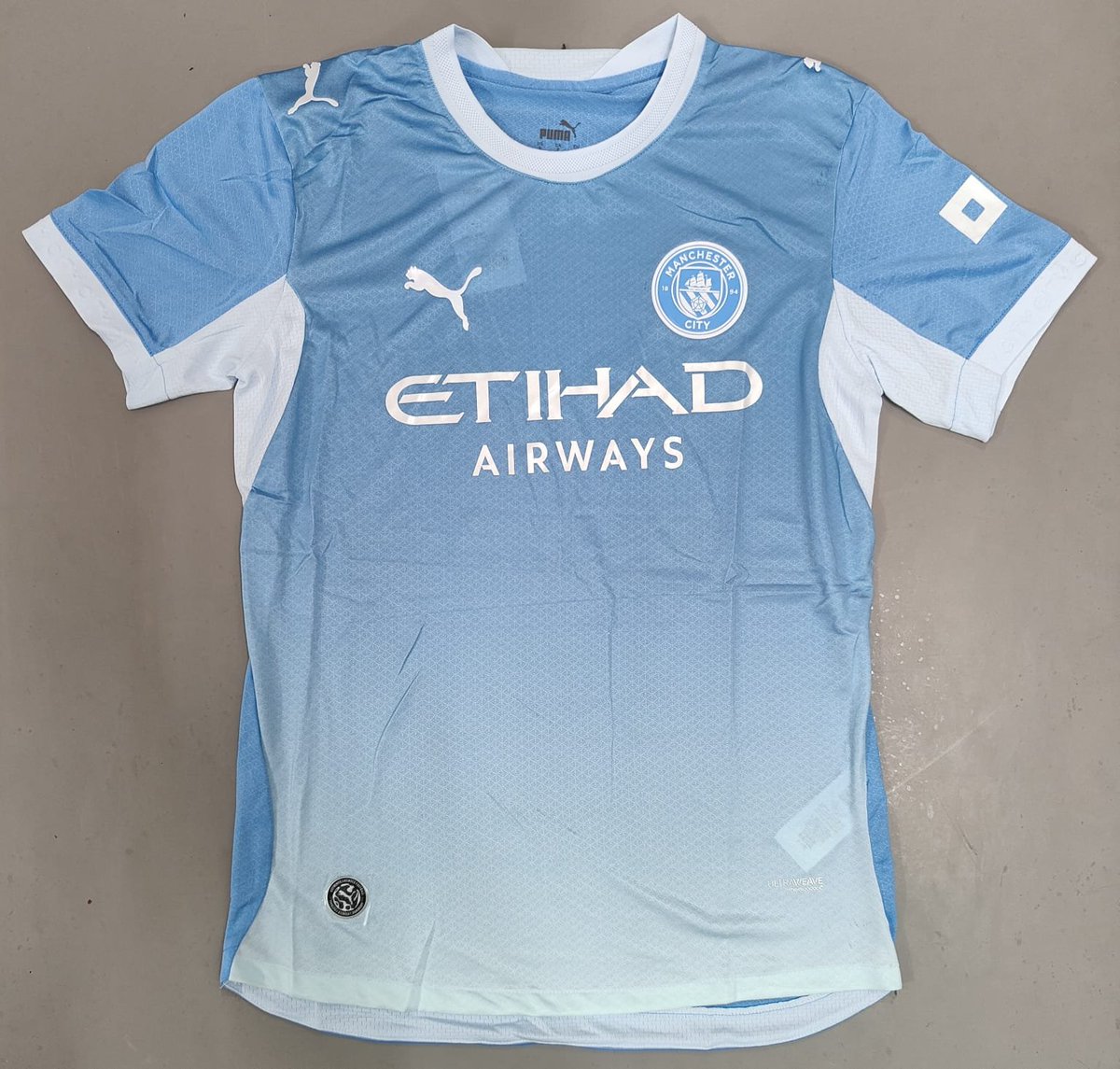 NeeerChutney's tweet photo. Everytime I've bought a @ManCity home kit, they've went on to win the title. 

@PUMA it's about time 😮‍💨 https://t.co/keDk4xW46P