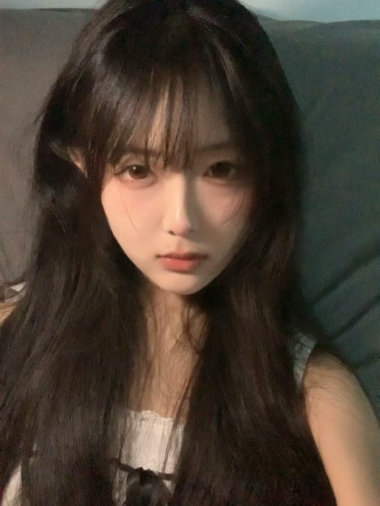 Abbastsmv's tweet photo. 新鲜出炉

刚拍形体luo照，有人评锐吗？  

是粉哒！！看完不许瞎说🫣 https://t.co/ldjl0KMhJD