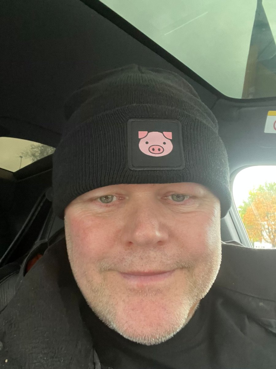 bnwocollector's tweet photo. Tom my white piggie hot himself a piggie hat. It really suits him. Don't you think?
#findom https://t.co/C5HUaSvPxy