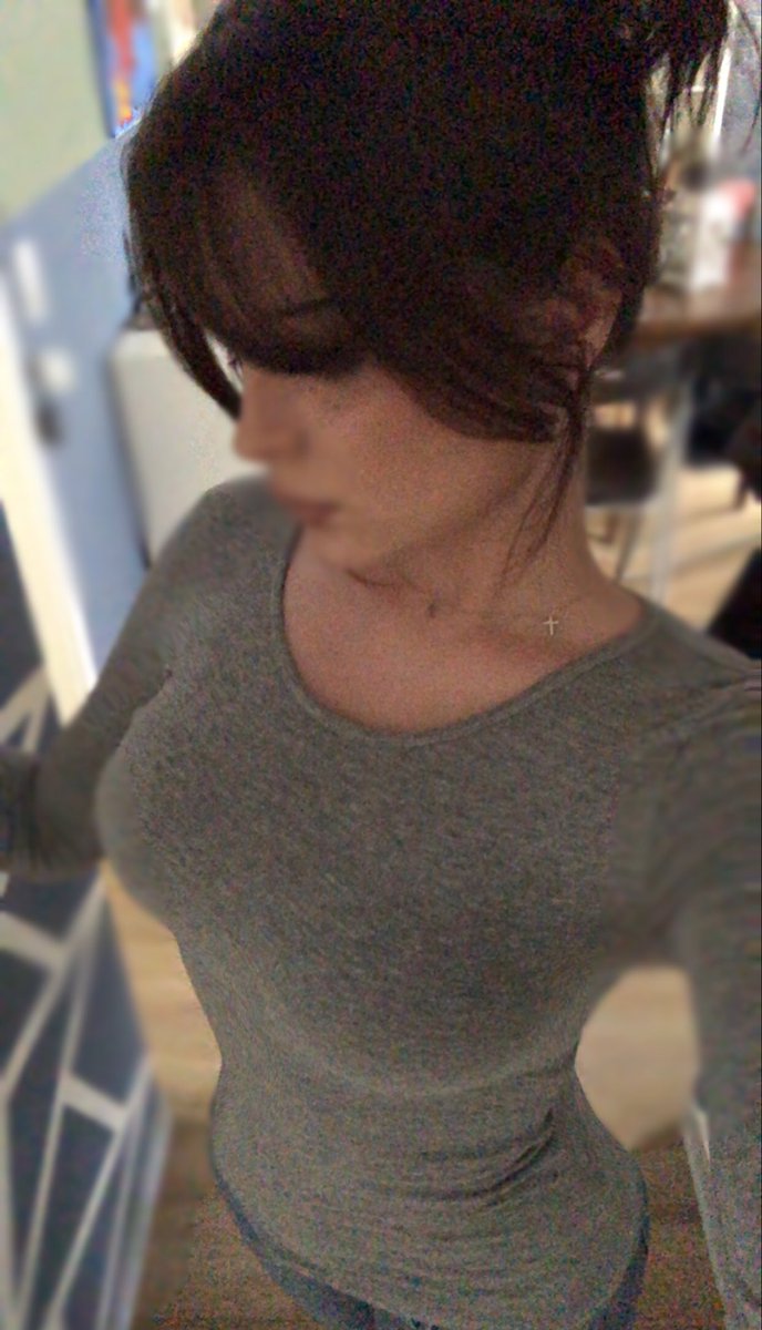 kittyziixi's tweet photo. Busy working and #stalking https://t.co/7e1X2KJemD