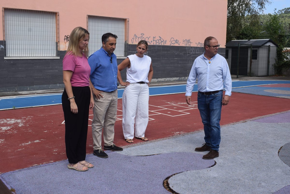 radiostudiotvga's tweet photo. 📌 Comarca | El @aytopielagos renovará el suelo de seguridad de la zona de juego infantil del CEIP Virgen de Valencia instalado hace 5 años para garantizar la seguridad de los más pequeños.

📸 Ayuntamiento de Piélagos https://t.co/yqpBfsHkfG