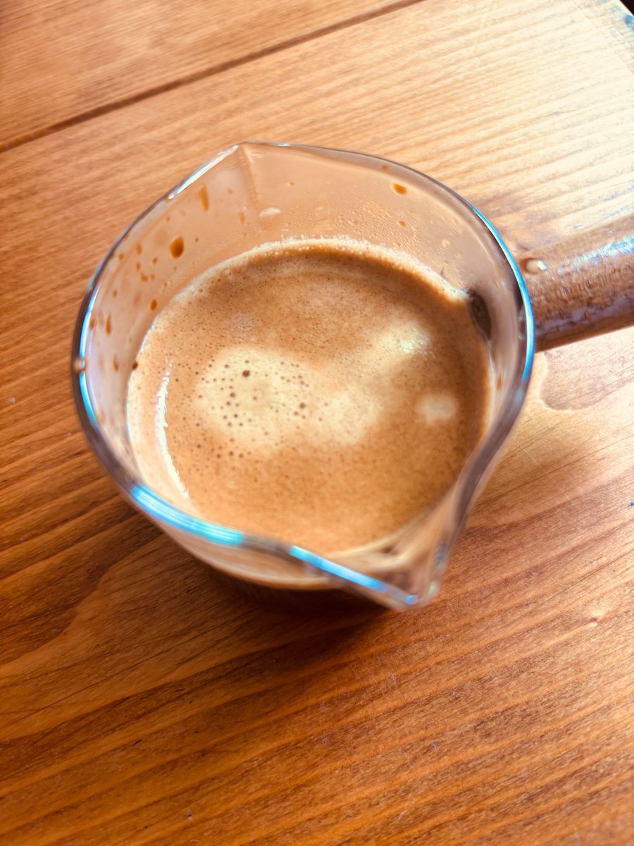 rrrucyyy's tweet photo. たのしい🙂☕️
今の豆がなくなってきたら自分好みの豆を探す旅したい🫘 https://t.co/6BlaXKMITG