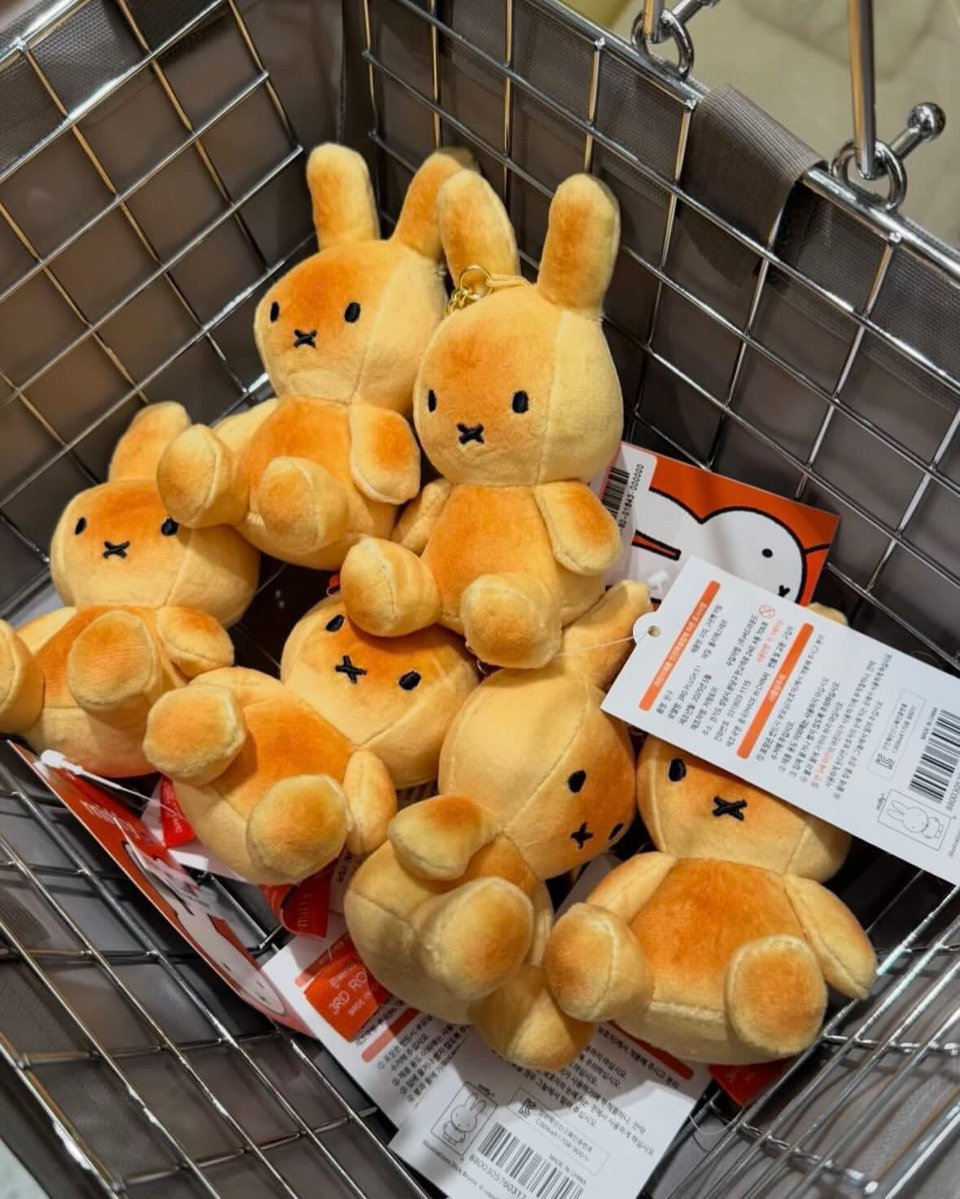 merapvi's tweet photo. Miffy burnt bread ini GEMES BANGET😭🤎 warnanya kayak toasted bread lucuuu https://t.co/77ya7Il5rq