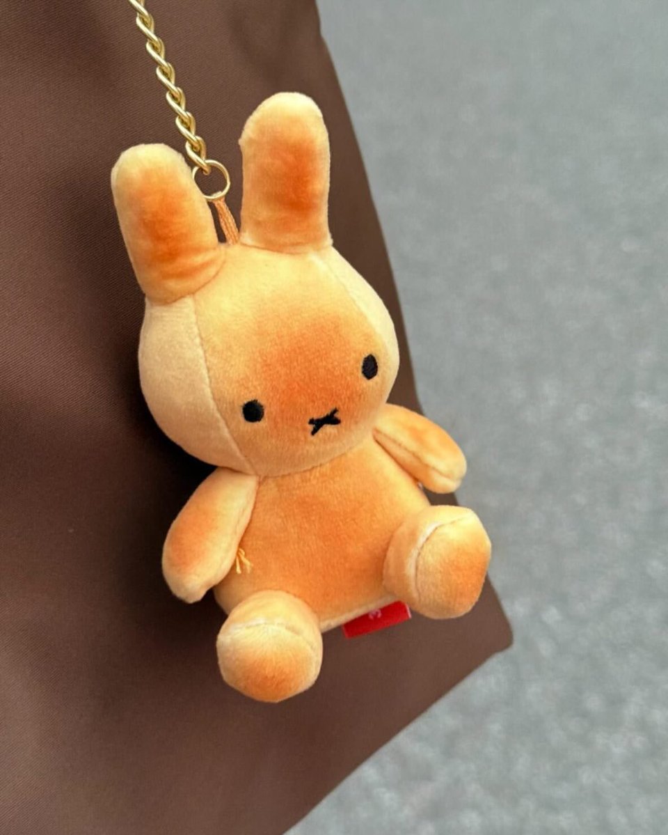 merapvi's tweet photo. Miffy burnt bread ini GEMES BANGET😭🤎 warnanya kayak toasted bread lucuuu https://t.co/77ya7Il5rq