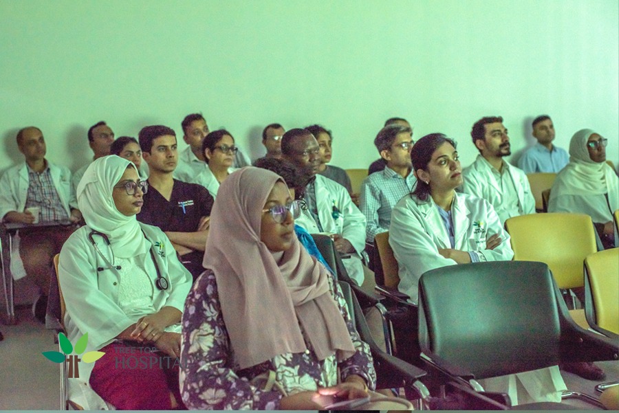 treetophospital's tweet photo. CME Spotlight: Dr. Amith Narayana Pillai (Consultant Internal Medicine, TTH) led a session on why standard antibiotic doses can fail in critically ill patients — and how precision dosing improves sepsis survival.

#CME #SepsisAwareness #PrecisionMedicine #TTH https://t.co/xhkJNBOZ0Y