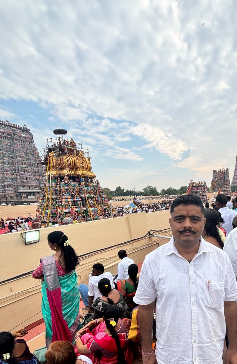 AshokkumarTNBJP's tweet photo. எங்கள் மதுரையின் அம்மையப்பர், ஶ்ரீமீனாட்சி சுந்தரேஸ்வரர் திருகோவில் கும்பாபிஷேக நிகழ்வின் மகிழ்வான தருணம். https://t.co/gi9mH1Ryfj
