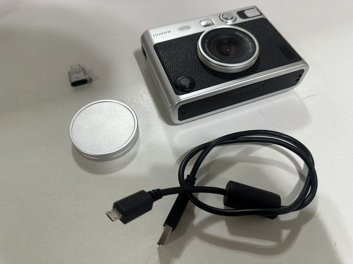 zzzyzyyy's tweet photo. FS Instax Mini Evo

-₱6100
-fully functional
-inclusions: charger cord, memory card, memory card reader, camera cover, screen protector(alr installed)

rfs: need funds

mop: gcash/ cash
mod: meetup/ jnt/ lalamove
loc: manila https://t.co/UKe9FOXnSY