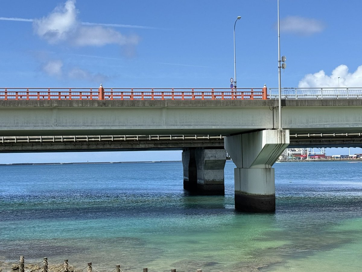 ef58178's tweet photo. 沖縄の海〜

天気の都合と時間の都合で

ここしか行けなかったですが

最高でした。

なお、ライブ会場も、

ホテルから近い海でした。

#沖縄　#波の上ビ���チ https://t.co/CcRCX9B3NR