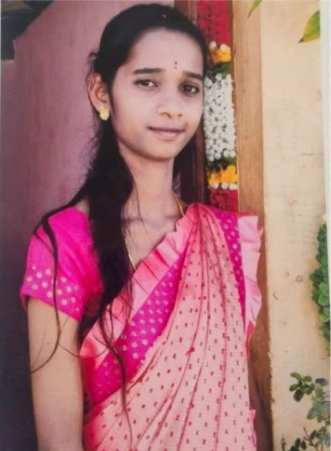 HateDetectors's tweet photo. A 23-year-old woman was found dead at a lodge above Samruddhi Hotel in Doddaballapura town of Bengaluru Rural district on Wednesday.

The deceased has been identified as Vidya, a resident of Nagaragere village in Gauribidanur taluk. Her husband, Anand, is reportedly missing following the incident, and police have launched a search for him.

According to preliminary information, police suspect that Vidya may have been strangled with an ID card tag. Her husband allegedly took her mobile phone and fled the lodge following the incident. However, police are yet to establish the exact circumstances surrounding her death.

Vidya and Anand had reportedly married for love around four years ago and have a son. The couple had been living in a rented house in Gandhinagar, Doddaballapura. Anand is a resident of Mudugere village.

Police said the couple had been facing marital disputes for the past six months. About two months ago, Vidya reportedly left her husband and moved to a paying guest accommodation in Bengaluru.

Following her disappearance, Anand had filed a complaint at the Doddaballapura Women's Police Station. Police later traced Vidya and, around 20 days ago, counselled the couple before sending them back together, according to police sources.

The couple had reportedly resumed contact after the counselling. On Wednesday, Anand brought Vidya to the lodge, following which he allegedly went missing.

A case has been registered at the Doddaballapura Town Police Station. Police are investigating the circumstances surrounding Vidya's death and searching for Anand.

The exact cause of death will be confirmed after the post-mortem examination report is received. Further details are expected to emerge from the ongoing investigation.