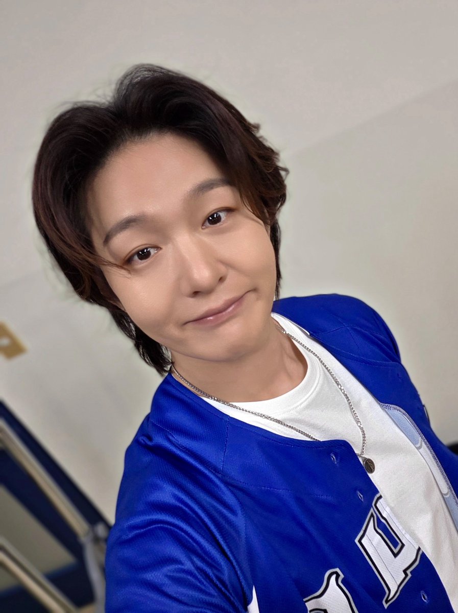 LeeCS_Official's tweet photo. [📸] @ 2026 부산가톨릭대학교 오륜골 축제

#이창섭 #LEECHANGSUB 
#LeeMake #FragmentaAmoris #사계그리고너 https://t.co/BSmrlcUpFe