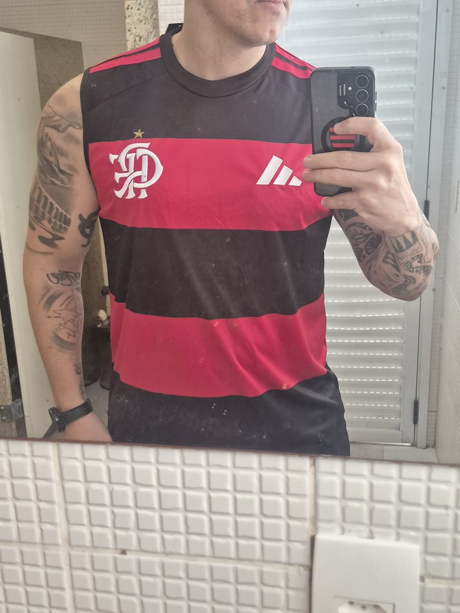 PersonalVinny85's tweet photo. Ai @cesarcrfk chegou hj! Ate antes do prazo 🙏🏻❤️🖤 peguei num link q tu mandou ai outro dia...tava foda de aparecer essa camisa https://t.co/HAV1iaRTxx