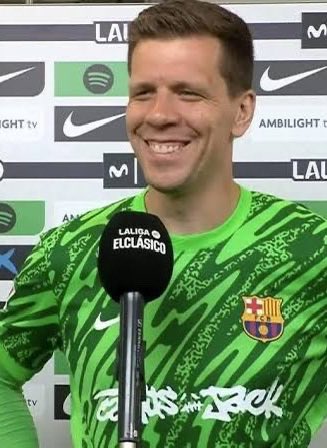 FullTime90X's tweet photo. 🚨🇵🇱 Wojciech Szczęsny:

🗣️ “I wasn’t ready to play last night. When Joan García got injured, I honestly thought I was on a paid vacation here, but Hansi subbed me in. 😭

🗣️ “I made an error, but it was all good because our team was scoring like they were on a mission. 🔵🔴

🗣️ “Even if I had given them another own goal, I trusted Lamine would have scored a hat-trick after that.” 😂🔥