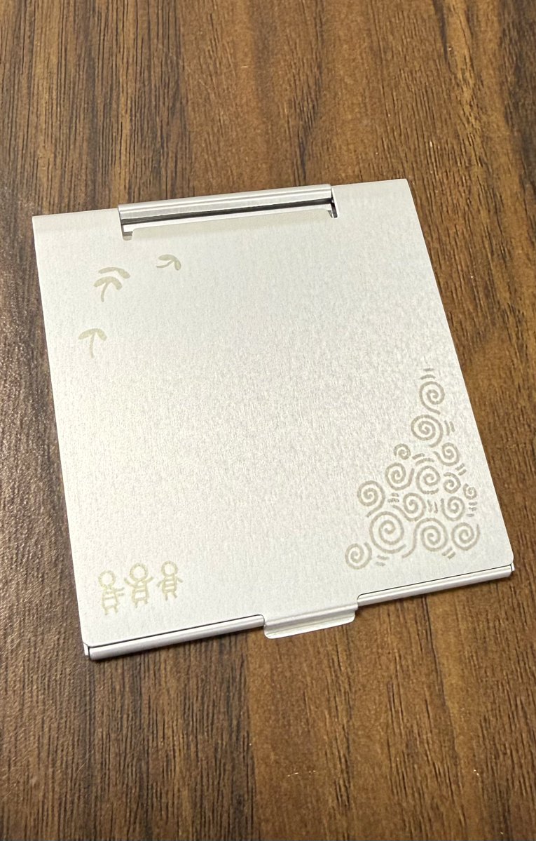 lll0v0llb's tweet photo. 蓋も蓋の中もSkyな鏡できました🪞✨
蓋は色ムラないですが、星の子は角度によっては一部濃く見えます https://t.co/X6PTijpOmT