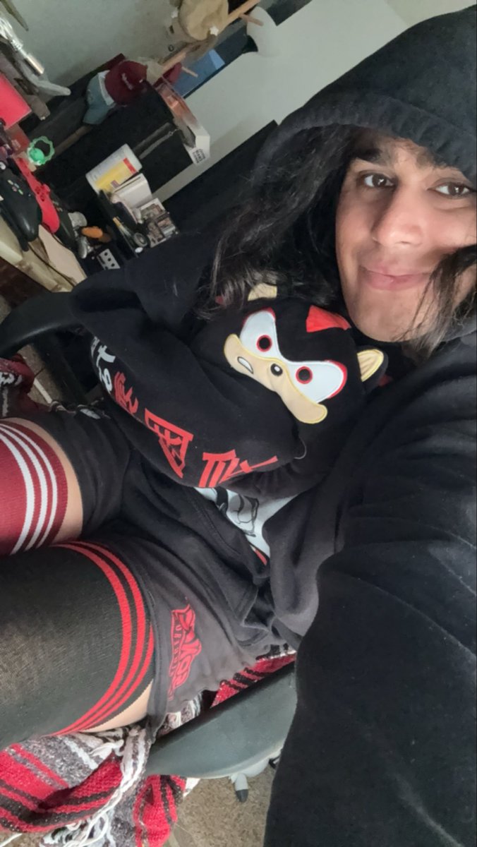 JuneyLovebug's tweet photo. Hey everyone! It’s Juney Lovebug🐞💋

I’m finally back on this nightmare platform &amp; now I got tits and am here to do porn 😻🤤

Cum along for the unhinged emo femboy goth girl vibez ;p

Good puppies and kitties get rewards, sub 2 the OF for *click* https://t.co/FEZlu5kaGP