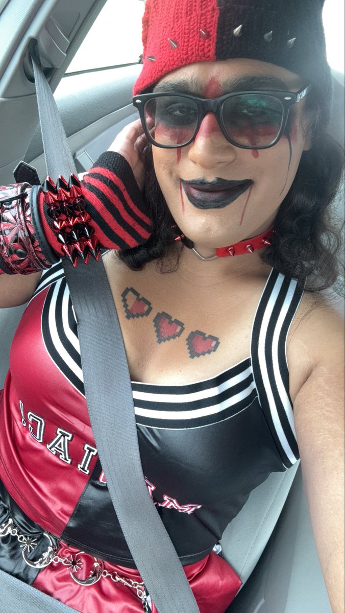 JuneyLovebug's tweet photo. Hey everyone! It’s Juney Lovebug🐞💋

I’m finally back on this nightmare platform &amp; now I got tits and am here to do porn 😻🤤

Cum along for the unhinged emo femboy goth girl vibez ;p

Good puppies and kitties get rewards, sub 2 the OF for *click* https://t.co/FEZlu5kaGP