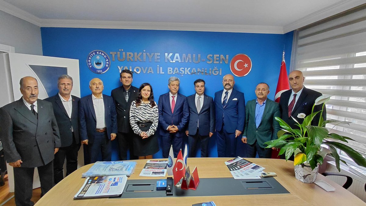 TurkavGenMrk's tweet photo. Genel Başkanımız Ebubekir Korkmaz, Genel Sekreterimiz Zeki Toptaş ve Genel Merkez Yöneticimiz İlyas Gül ile birlikte Türk Eğitim Sen Yalova Şube Başkanı Serdar Uğur'u ziyaret ettiler. 
Başkanımıza misafirperverliği için teşekkür ederiz. https://t.co/jsJ6wxeu8U