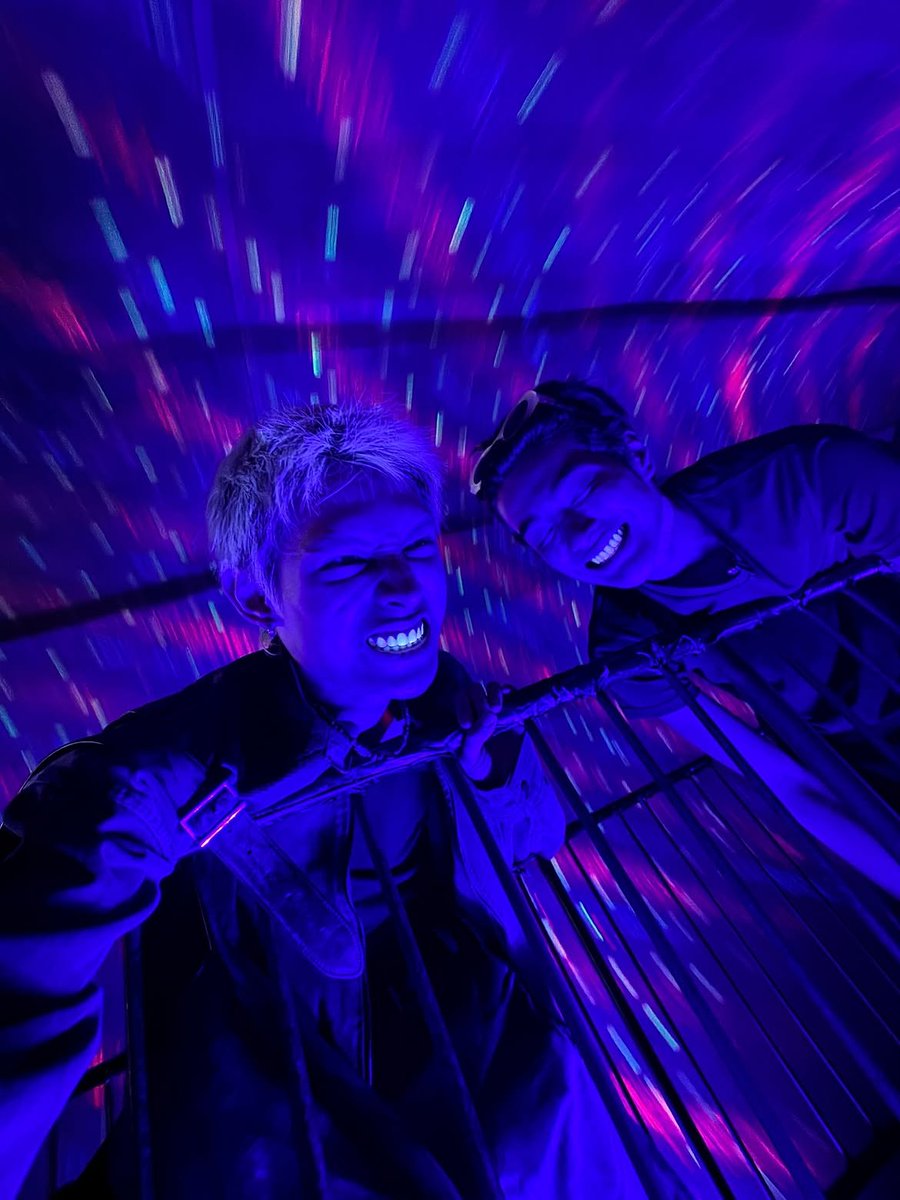 thusdd's tweet photo. Current mood: Neon-powered chaos https://t.co/4yiO1uDtXR
