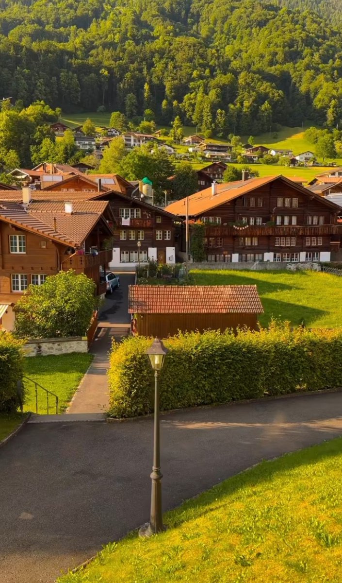 purelivn's tweet photo. Switzerland https://t.co/hPnyZa57P2