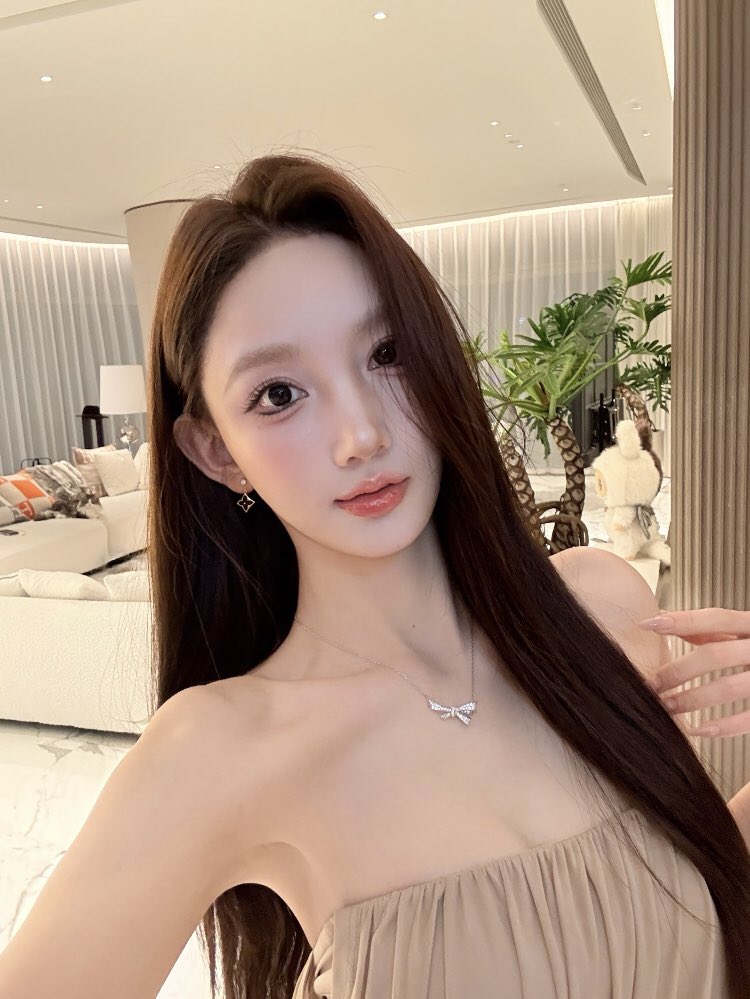 Li1507ke's tweet photo. How's today's eyeliner? https://t.co/4Kp99GuOxu