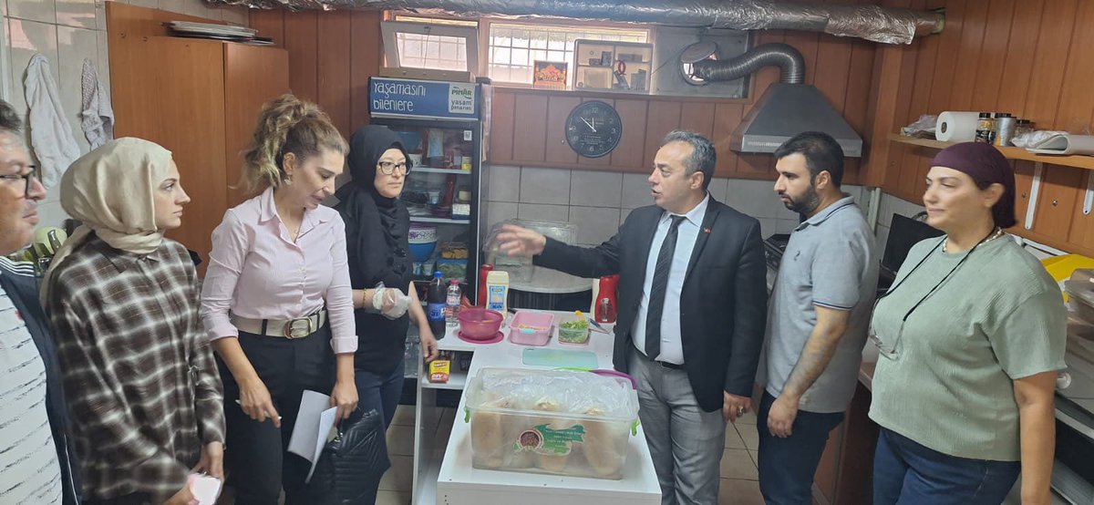 Afyonisgb's tweet photo. Okul kantinleri, öğrencilerimizin sağlıklı beslenmesi ve güvenli gıdaya  ulaşması  açısından en kritik alanlardan biridir. Okul çağındaki öğrencilerimizin sağlığını korumak amacı ile 2026- 2027 Eğitim –Öğretim Yılı Afyonkarahisar İl Milli Eğitim Müdürlüğü, https://t.co/omRdKiwK78