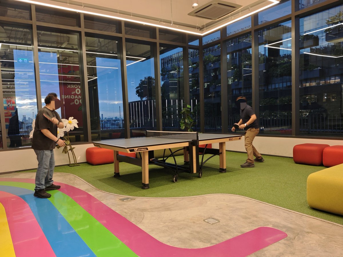 timbo_xyz's tweet photo. Worked from True Digital Park in Bangkok with the Hackumvit crew 🇹🇭

The structure sets you up for success:

- short intros + describe what you'll work on for the day (ngl, usually miss this w/ @bardonadam lol)

- quiet work until group lunch

- quiet work until evening demos https://t.co/4HBY4bIh6o