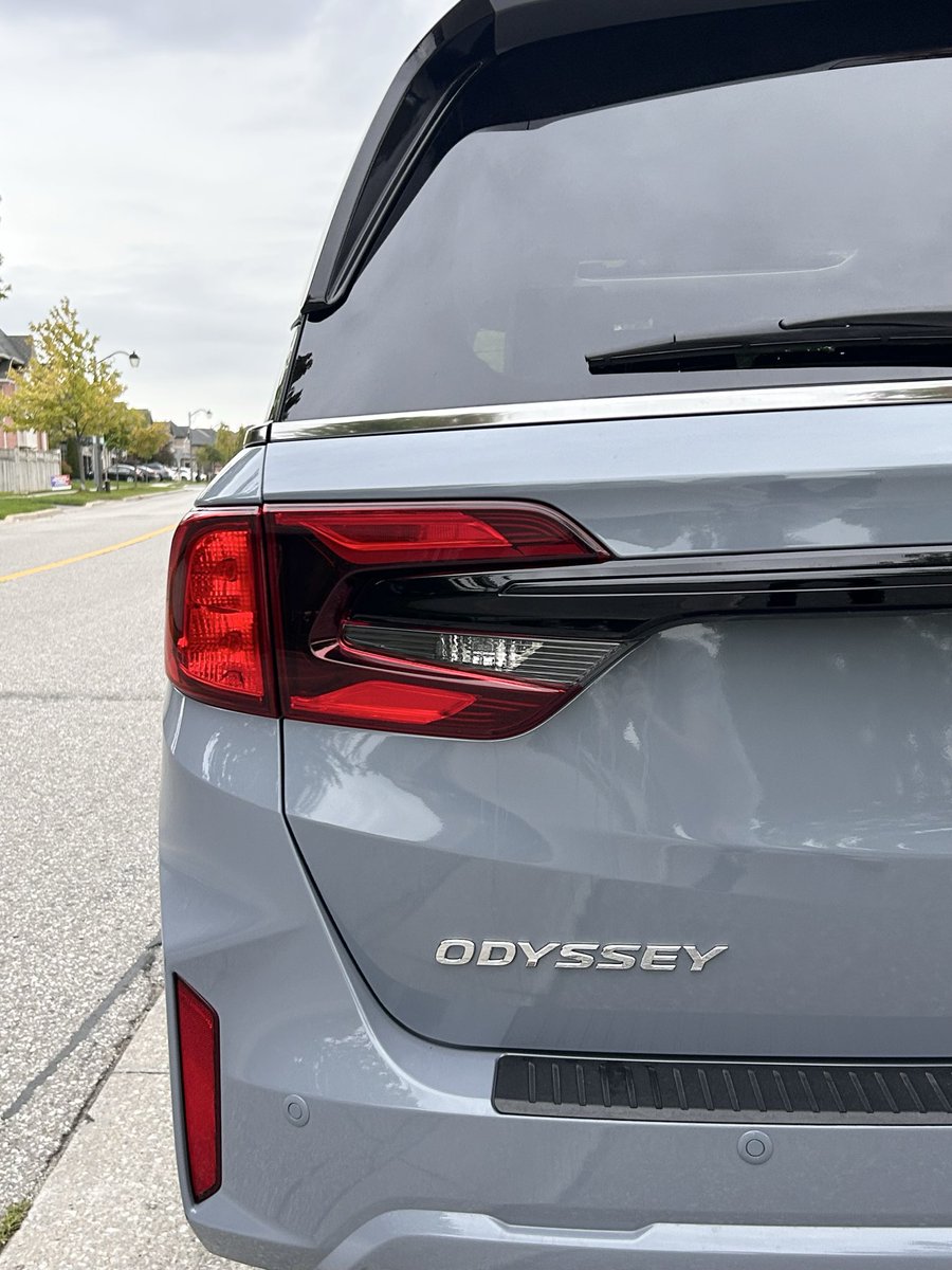 MoVernie's tweet photo. This week, I am On the Move with this #2026HondaOdyssey.

To many people, it’s should be no stranger as #Honda builds a solid well-established 8-seater minivan for many years. 

When it comes to minivans, this #HondaOdyssey would be one of the top picks for families.

#MoVernie https://t.co/IPClFHuLVM
