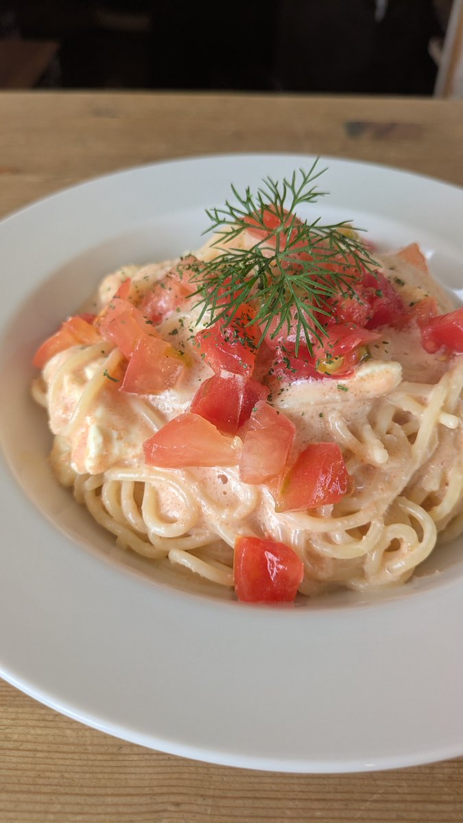 koihamizuiro's tweet photo. 宇宙人とクリームチーズと明太子のCCC🍝 https://t.co/8FjHGNH8Ey