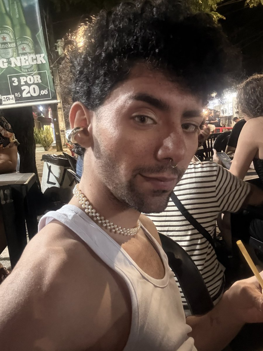 luanQueiroga's tweet photo. As my sister once did

In drag / / out of drag https://t.co/YAPlo779ql
