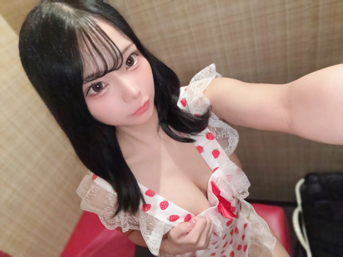 chyusiyo01's tweet photo. いちごエプロン🍓好評です https://t.co/ZdPkZMp9L6