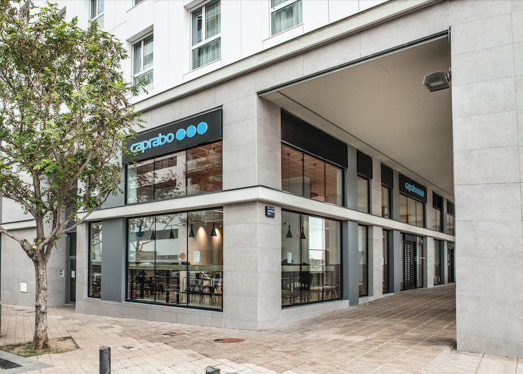 caprabo's tweet photo. Obrim avui un nou supermercat a Badalona, amb una inversió d'uns 2,8 milions d'euros i la incorporació de 30 persones. https://t.co/XII8hU6yRY https://t.co/TEk2qd8Jgl