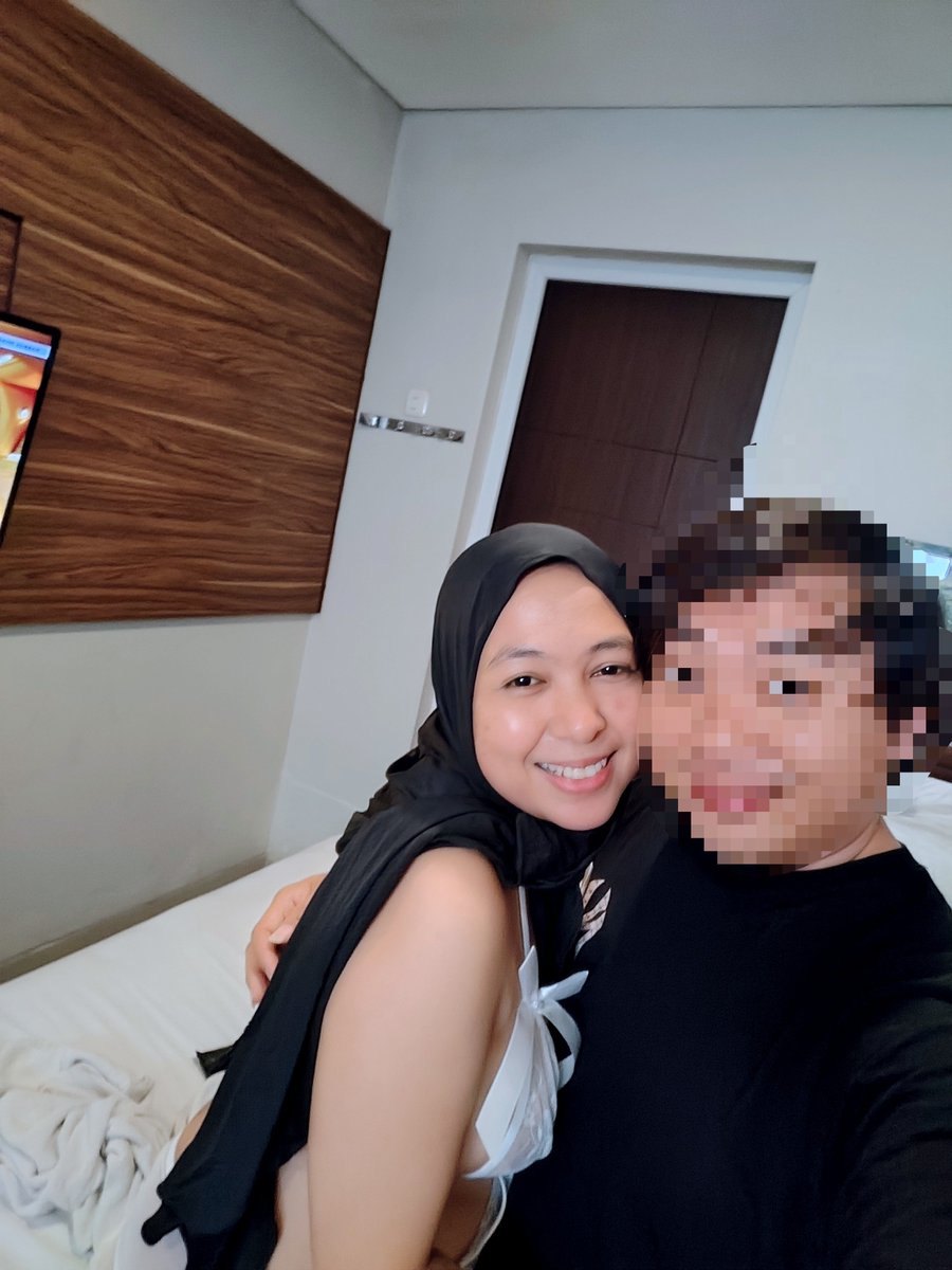 quantul's tweet photo. Malam jumat.. Di jemput kata nya kangen ku rimming yg lama 😊
Gas aja yg penting duit nya bnyk oke2 aja aku 😍😍🤣 https://t.co/Dw81Mgv5bD